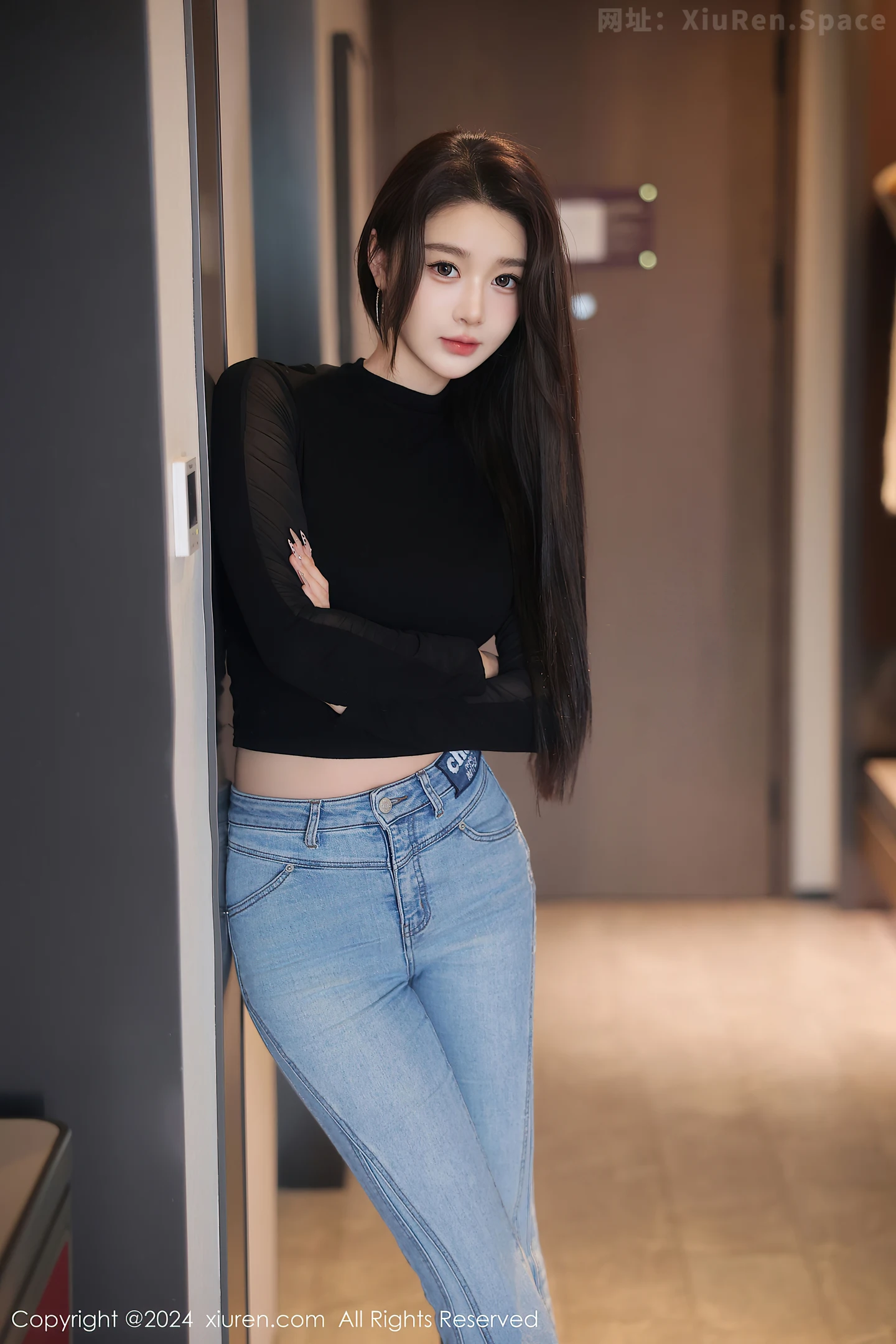 图片[5]-[XiuRen秀人网] VOL.9555 模特Candy糖糖性感黑色上衣露黑色内衣配超薄黑丝极致魅惑写真76P-秀人网官方网站